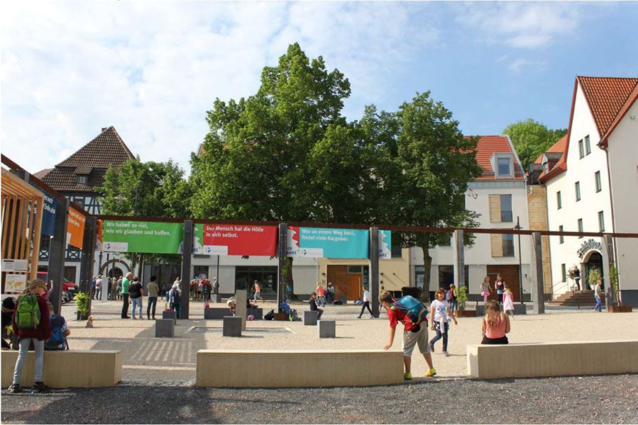 Abb. 4-3: Lutherplatz und der Trinkbrunnen nach der Fertigstellung im Mai 2017